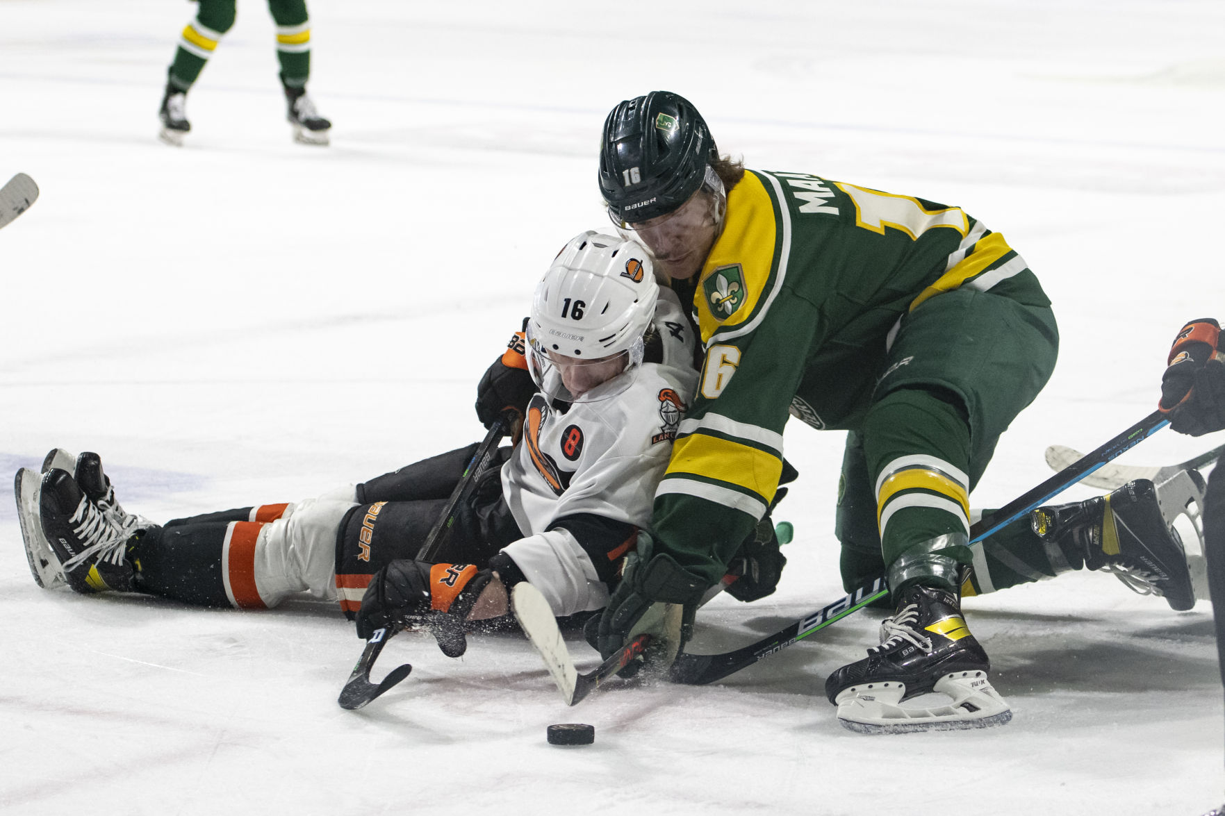 Musketeers vs Lancers hockey